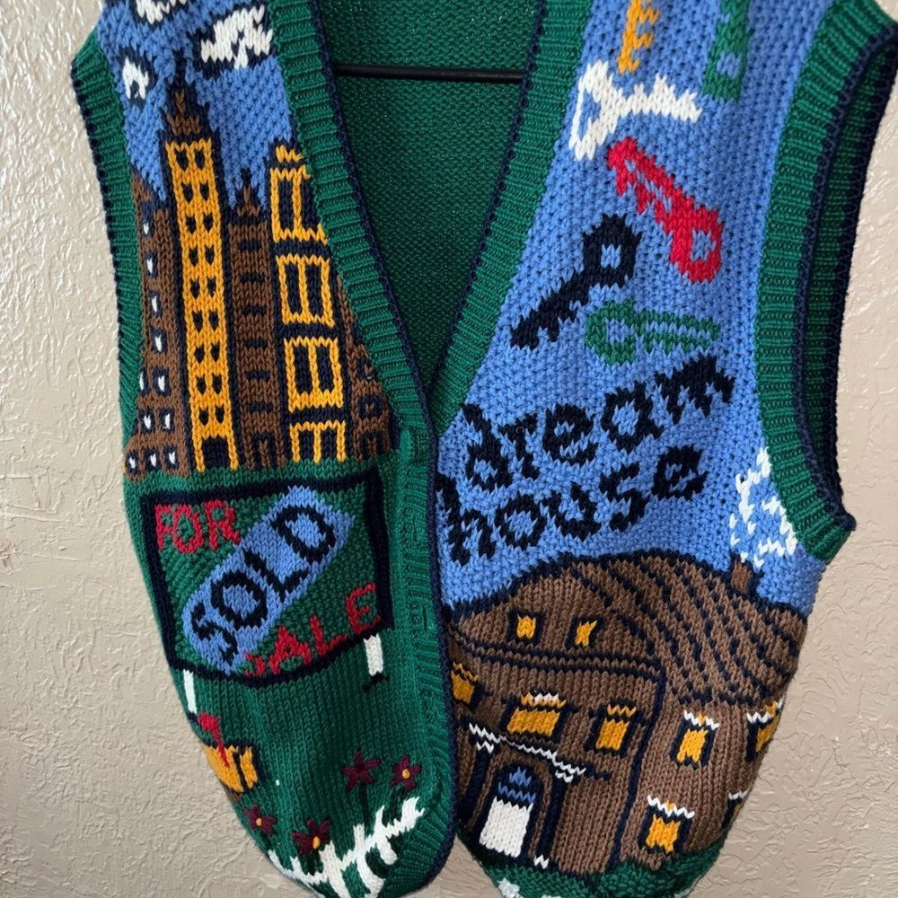 Dream House Themed Multicolor Knit Vest - Picture 1 of 3